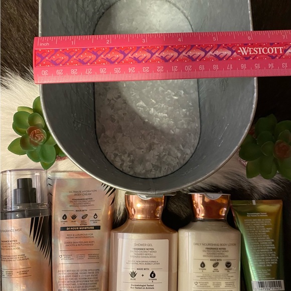 B&BW  “Coco Paradise” & “Waikiki Beach Coconut” Body Wash, Lotion & Fragrance - Picture 4 of 5